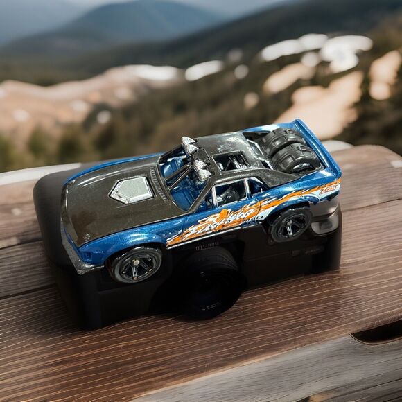 Zuru Metal Machines Flash Wolf Mad Racing Blue Black 1:64 Orange Logo Diecast - Picture 1 of 8